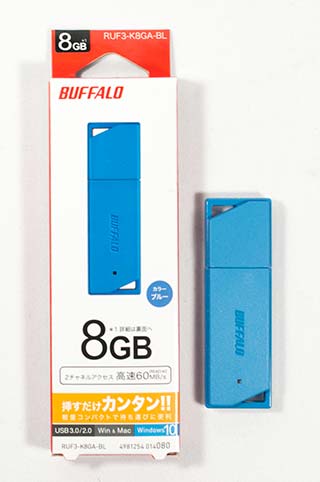 BUFFALO 8GB RUF3-K8GA-BLのパッケージと本体表面