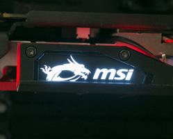 LEDで光るロゴ MSI GTX 960 GAMING 2G
